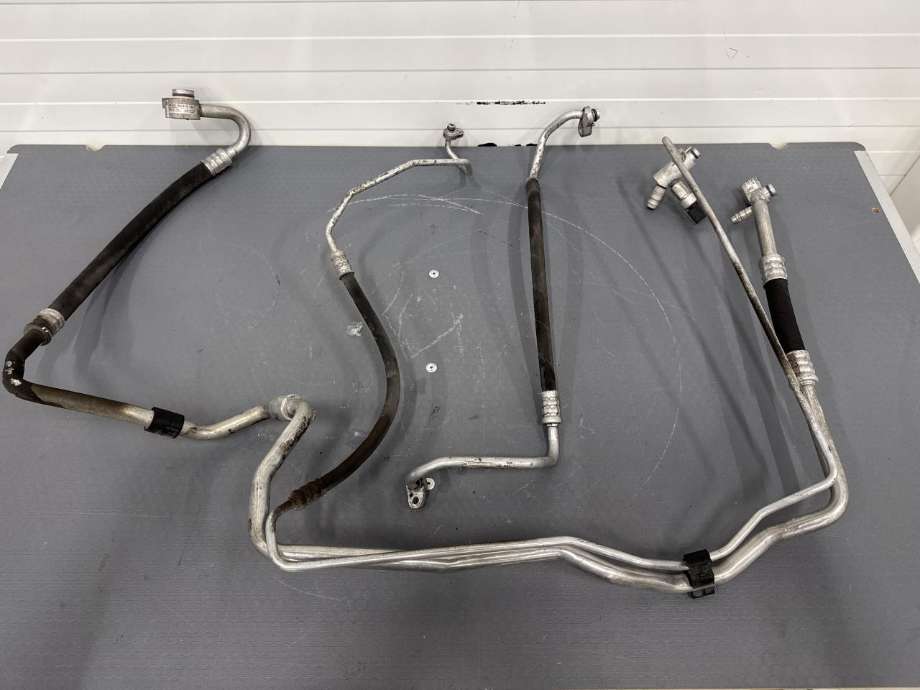 Aircondition rør til VW Transporter / Caravelle 2015-2019 (T6) (T6) (7E0 816 744 F|7E0 816 721 C|7E1 820 743 M | 7E1 820 741 R)