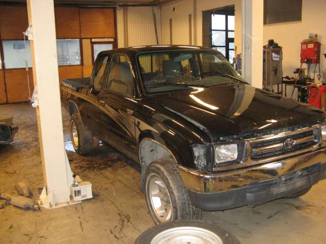 Toyota Hilux 1998-2001 , Motorkode: , Girkassekode: 