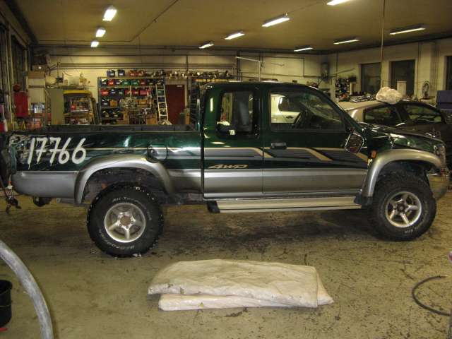 Toyota Hilux 2002-2005 , Motorkode: , Girkassekode: 