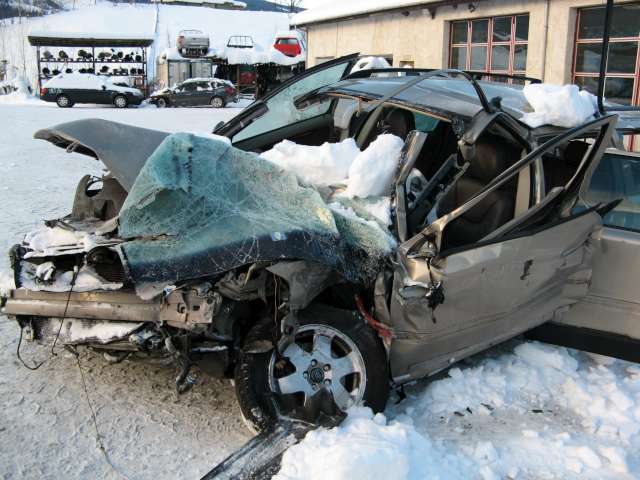 Volvo XC70 2001-2004 (Type I, Fase 1) , Motorkode: , Girkassekode: 