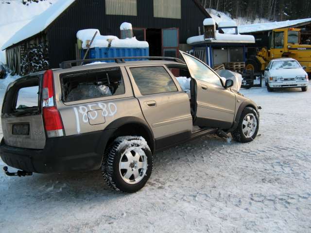 Volvo XC70 2001-2004 (Type I, Fase 1) , Motorkode: , Girkassekode: 