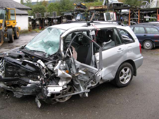 Toyota RAV4 2000-2006 (Type II) , Motorkode: , Girkassekode: 