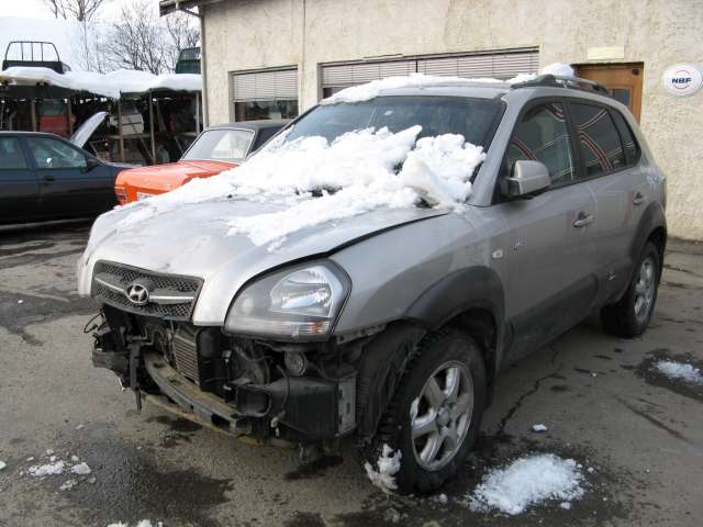 Hyundai Tucson 2003-2009 , Motorkode: , Girkassekode: 
