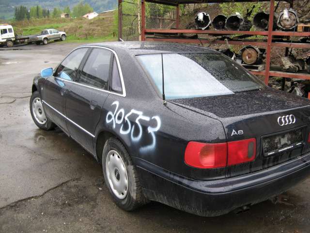 Audi A8, 1995-2002 (Type I)  delebil 