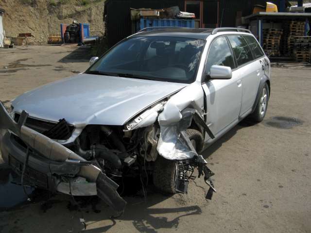 Audi A6, Allroad 2000-2005 (Type I) (C5) (C5), Motorkode: AKE, Girkassekode: FCE