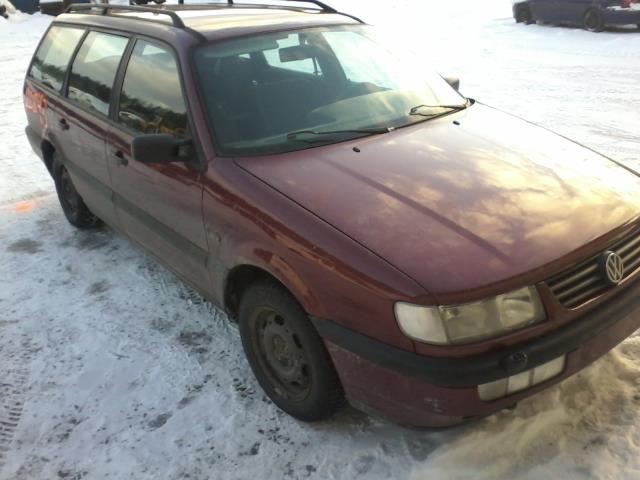 VW Passat 1994-1996 (B4) (B4), Motorkode: ADZ, Girkassekode: 