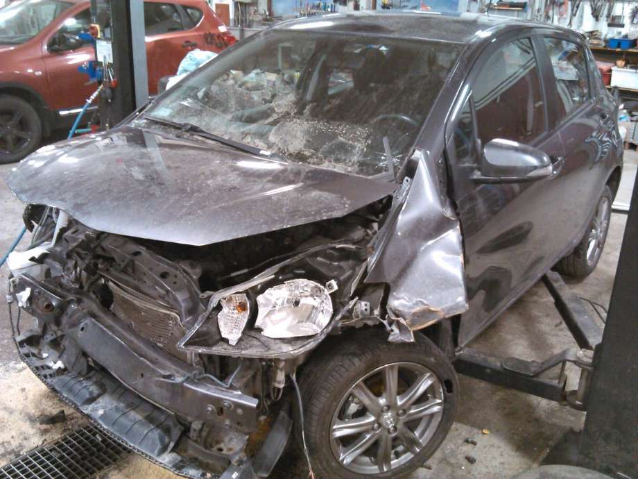 Toyota Yaris 2012-2014 (Type III, Fase 1) , Motorkode: 1NR-FE, Girkassekode: 