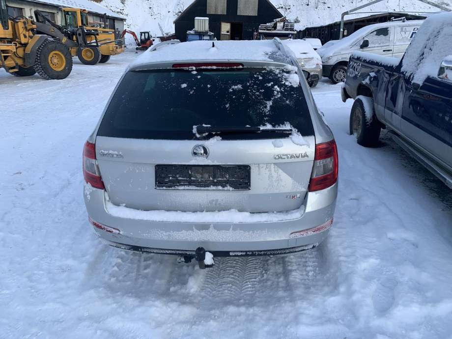 Škoda Octavia 2013-2016 (Type III, Fase 1) delebil , Motorkode: CLH, Girkassekode: 