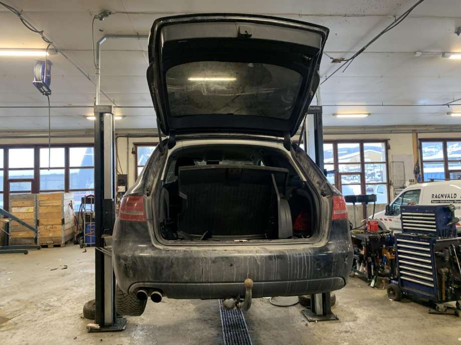 Audi A4 2007-2014 (Type IV) (B8) delebil , Motorkode: CDH, Girkassekode: 