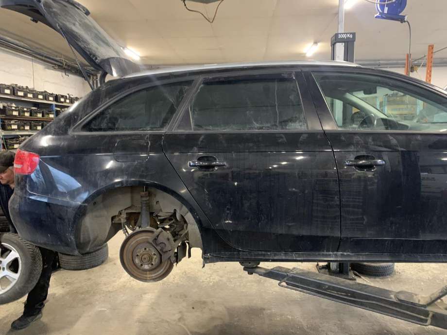 Audi A4 2007-2014 (Type IV) (B8) delebil , Motorkode: CDH, Girkassekode: 