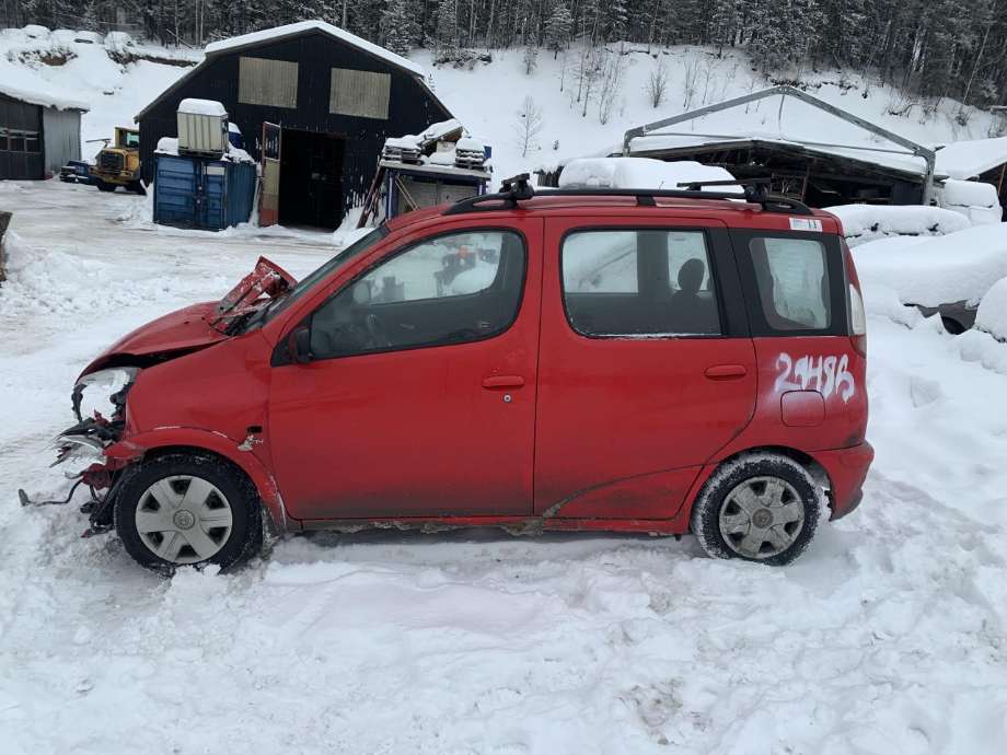 Toyota Yaris Verso 1999-2007 delebil , Motorkode: 2NZ-FE, Girkassekode: 