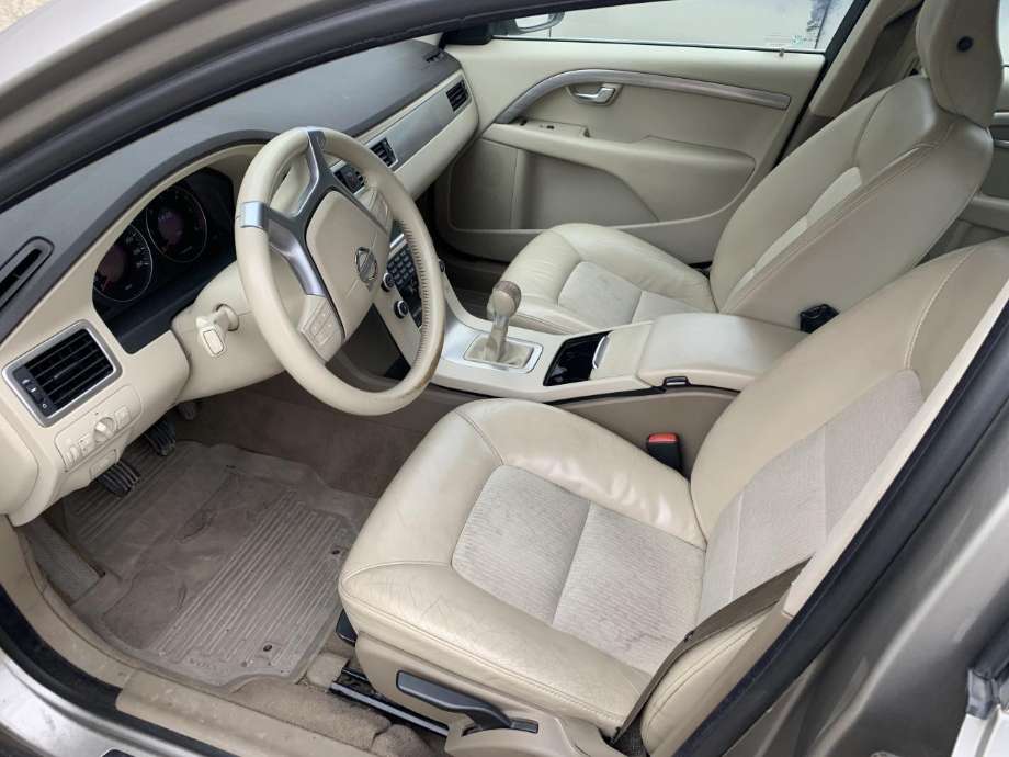 Volvo V70 2007-2013 (Type III, Fase 1) delebil , Motorkode: , Girkassekode: 
