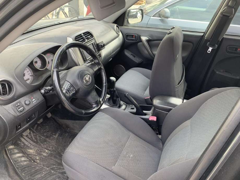 Toyota RAV4 2000-2006 (Type II) delebil , Motorkode: 1CD-FTV, Girkassekode: 