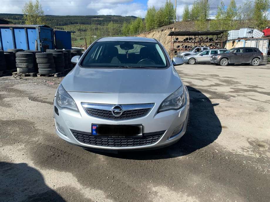 Opel Astra J, 2010-2015  delebil , Motorkode: A17DTR
