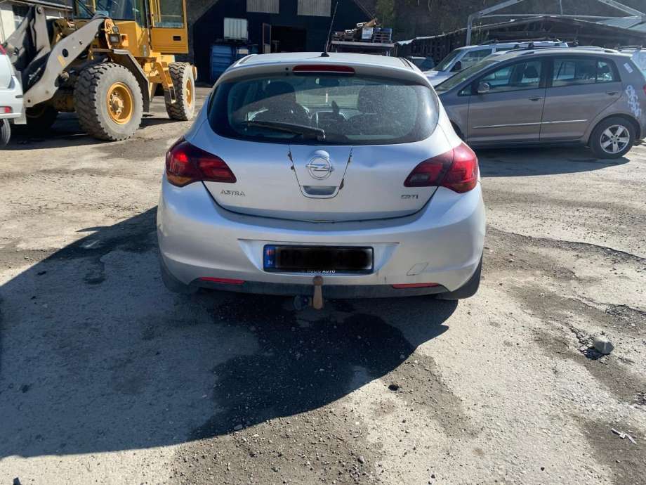 Opel Astra J 2010-2015 delebil , Motorkode: A17DTR, Girkassekode: 