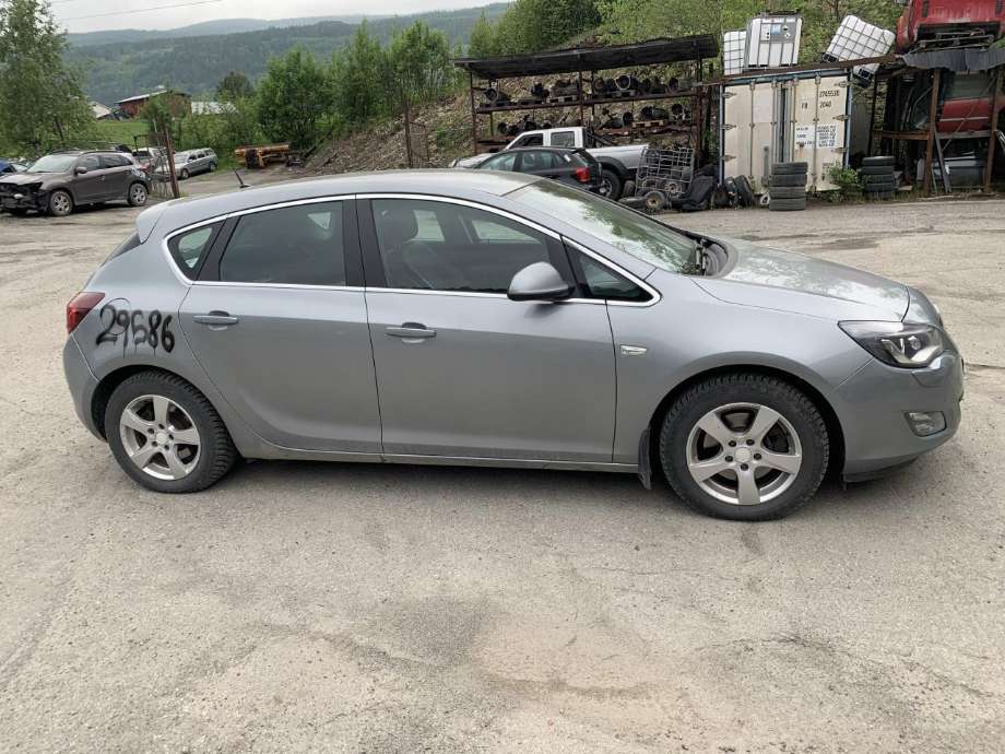 Opel Astra J 2010-2015 delebil , Motorkode: A17DTR, Girkassekode: 