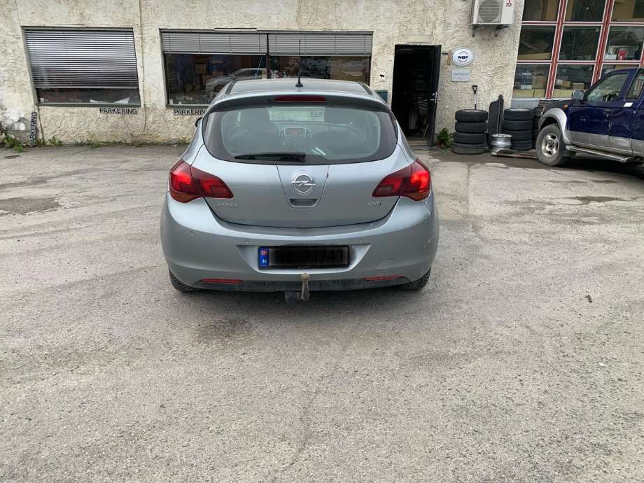 Opel Astra J 2010-2015 delebil , Motorkode: A17DTR, Girkassekode: 