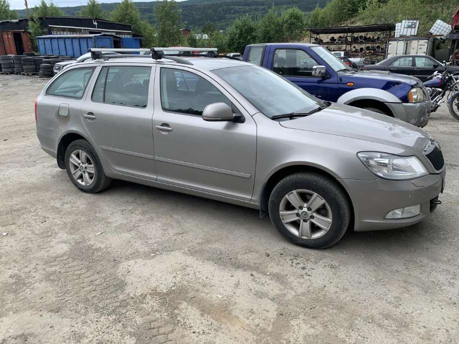 Škoda Octavia 2009-2013 (Type II, Fase 2) delebil , Motorkode: BLS, Girkassekode: 