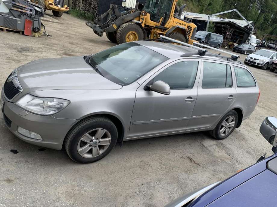 Škoda Octavia 2009-2013 (Type II, Fase 2) delebil , Motorkode: BLS, Girkassekode: 