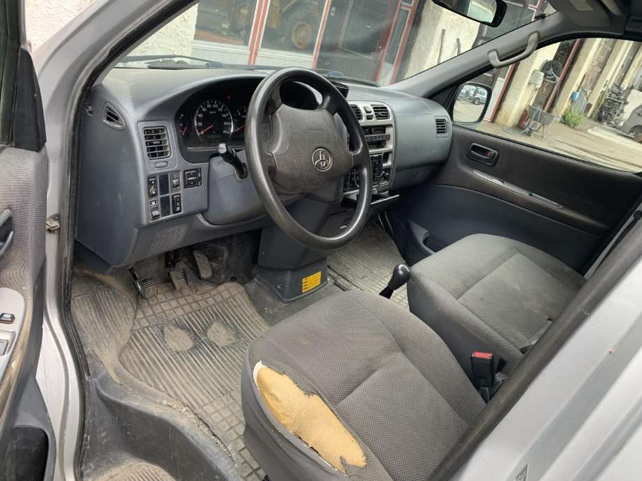Toyota Hiace 2007-2012 (Fase 3) delebil , Motorkode: 2KD-FTV, Girkassekode: 