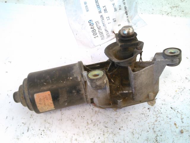 Viskermotor frontrute til Nissan Bluebird, 1986-1990  