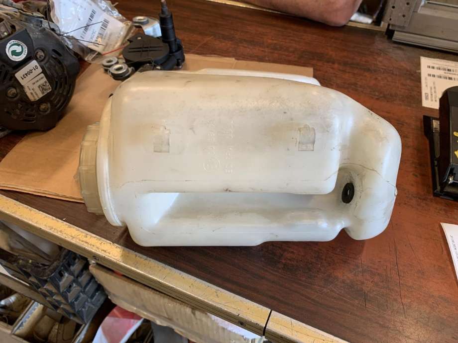 Spylertank foran til Mercedes 124 1986-1995 (W124) (W124) 