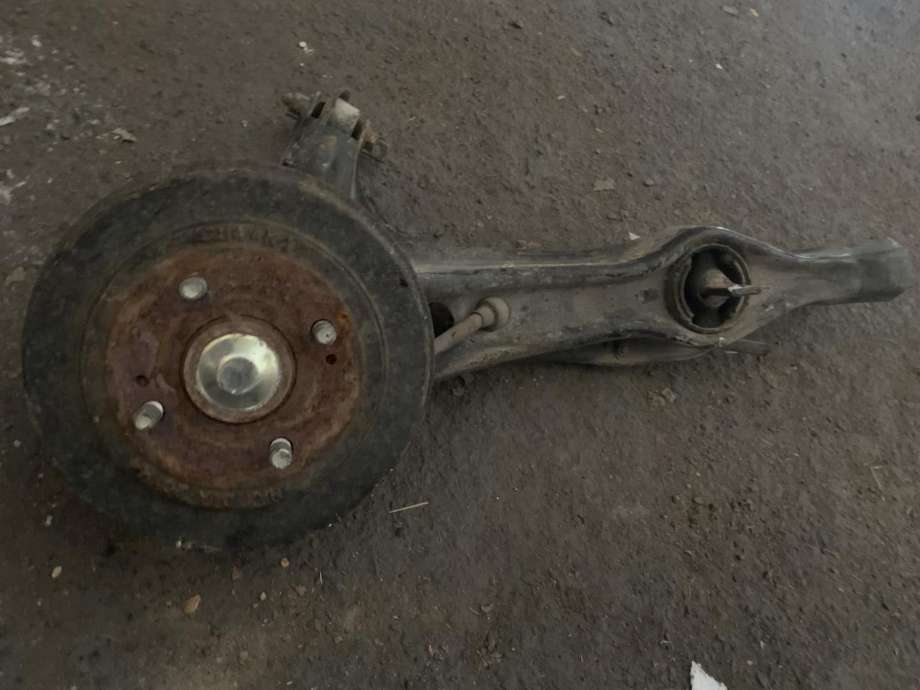 Bærebru høyre bak til Honda Civic 1992-1995 (Type V)