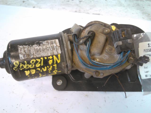 Viskermotor frontrute til Mitsubishi Lancer, 1989-1992