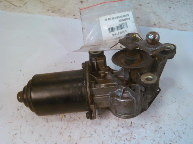 Viskermotor frontrute til Nissan King Cab, 1986-1998 (D21) (D21) 