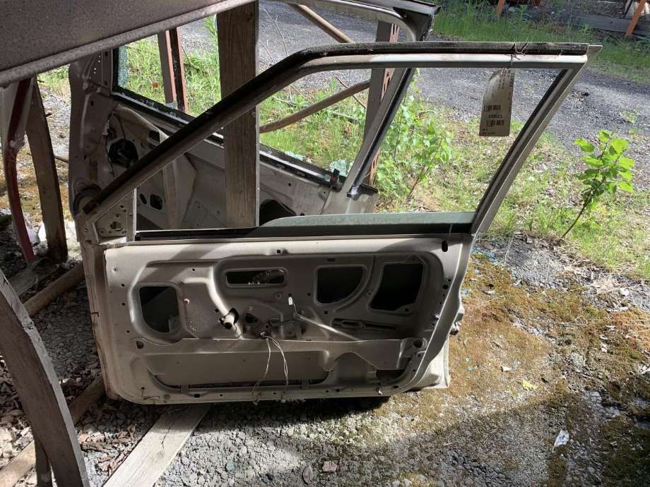 Dør høyre foran til Volvo 740 1984-1987  