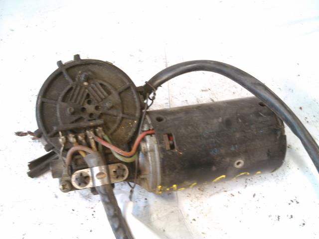 Viskermotor frontrute til Mercedes 190 1984-1993 (W201) (W201) 