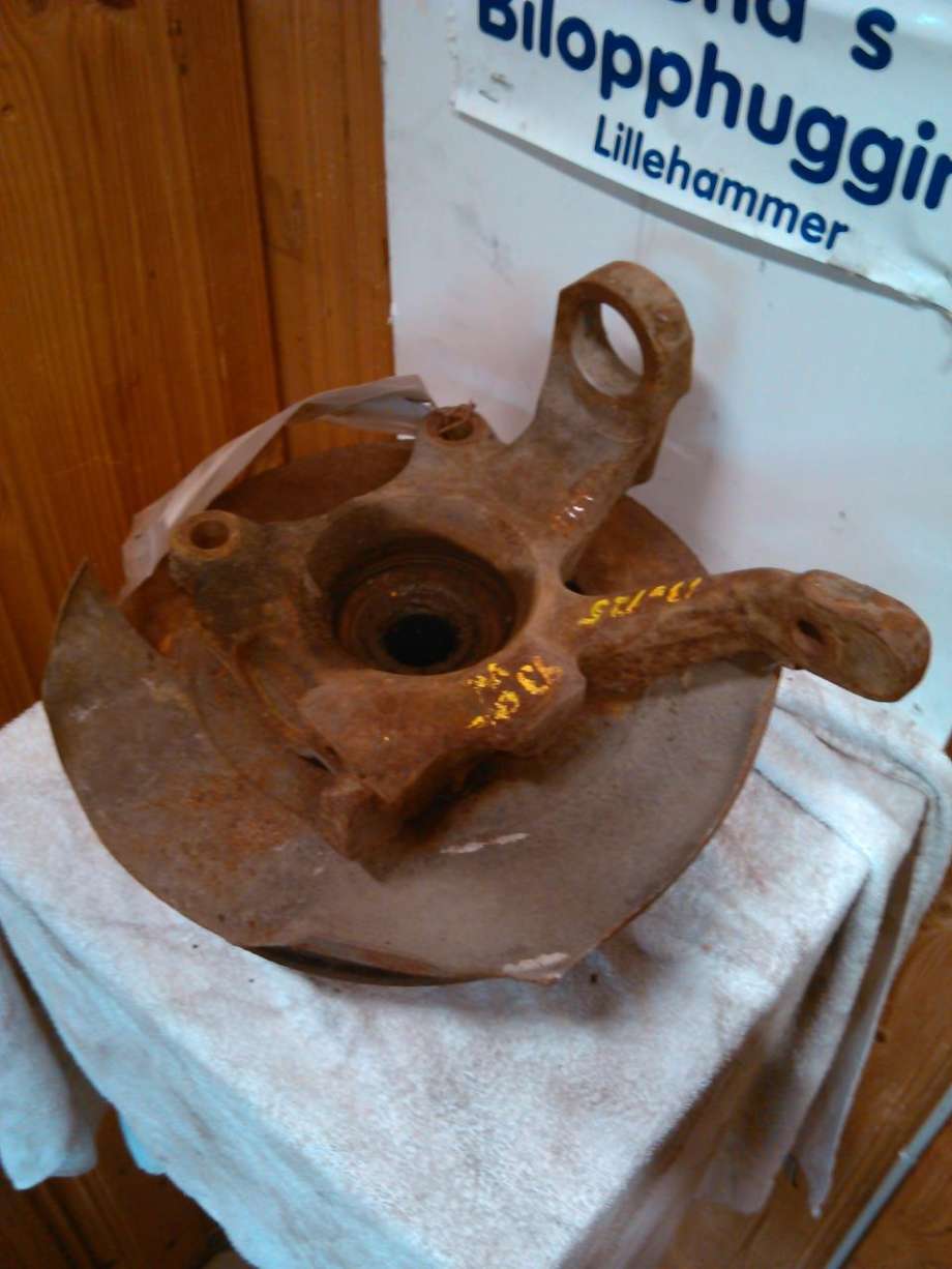 Hjulnav høyre foran til VW Transporter / Caravelle 1990-2003 (T4) (T4)