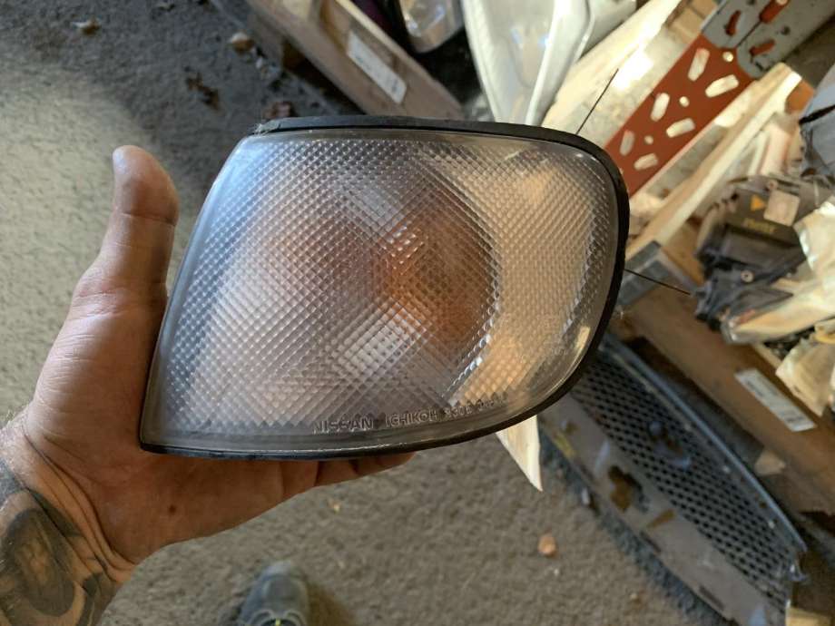 Blinklykt venstre til Nissan Sunny, 1991-1995 (N14/Y10) (N14/Y10) 