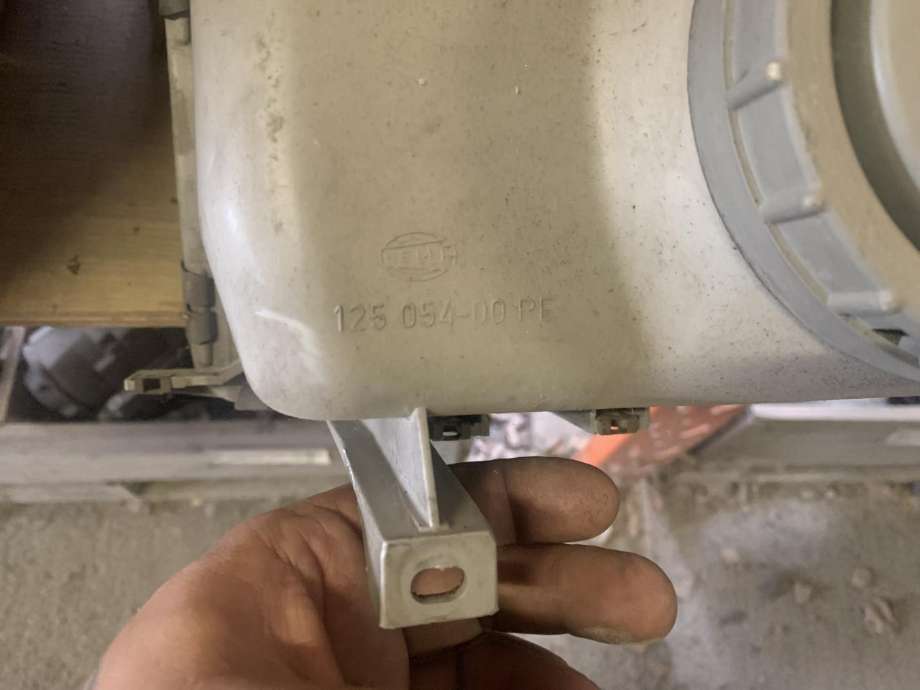 Frontlykt høyre halogen til Volvo 340/360 1982-1989  