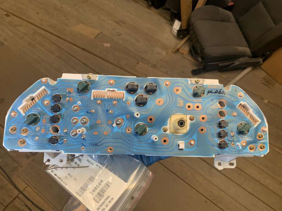 Instrumentpanel til Mazda 323 1990-1994  