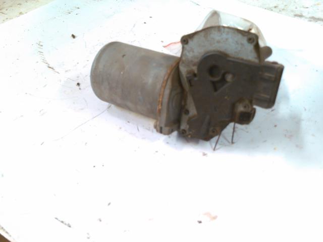 Viskermotor frontrute til Ford Courier 1991-2002  (404.240|96FB17B571DA|)