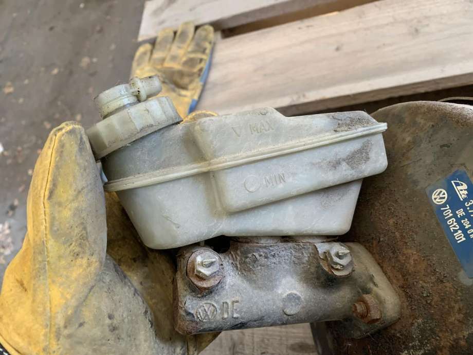 Bremsekraft-forsterker til VW Transporter / Caravelle 1990-2003 (T4) (T4) 