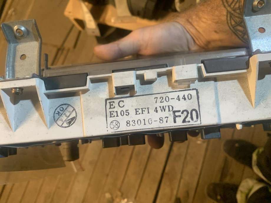 Instrumentpanel til Daihatsu Charade 1988-1993  