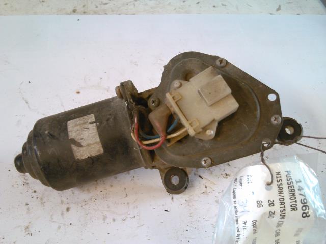 Viskermotor frontrute til Nissan King Cab 1986-1998 (D21) (D21) 