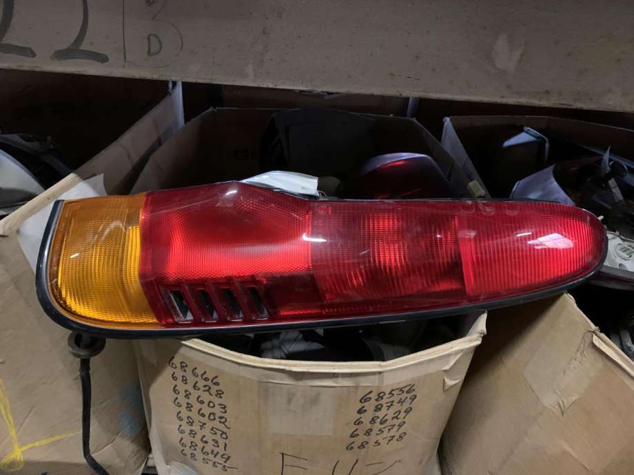 Baklykt høyre til Daihatsu Terios, 1998-2000  