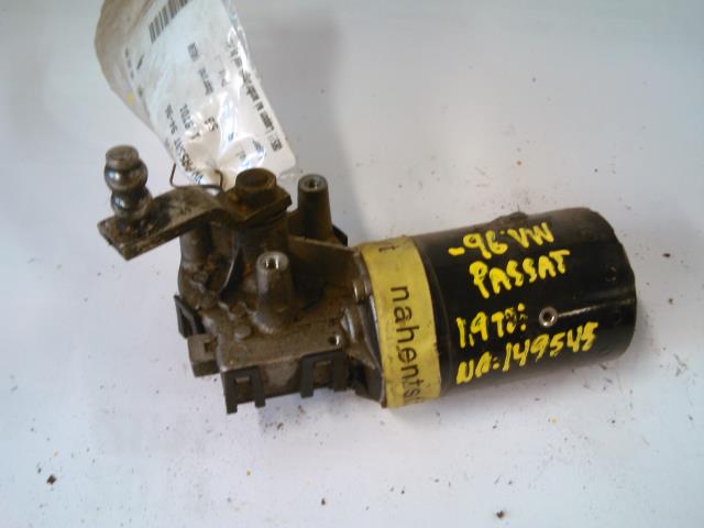 Viskermotor frontrute til VW Passat, 1994-1996 (B4) (B4) (BOSCH|0390241124)