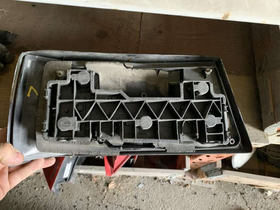 Baklykt høyre til Ford Orion 1986-1990  