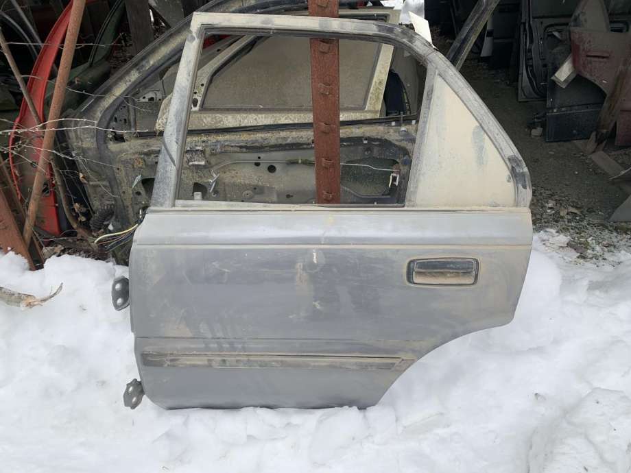 Dør venstre bak til Toyota Corolla, 1988-1992  