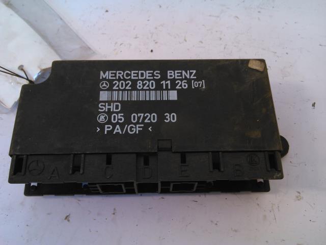 Styreenhet diverse til Mercedes C-Klasse, 1993-2000 (W202) (W202) (MERCEDES|202 820 11 26)
