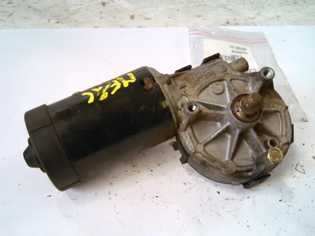 Viskermotor frontrute til Mercedes E-Klasse 1995-2000 (Fase 1) (W210) (W210) (BOSCH|0390241420|)