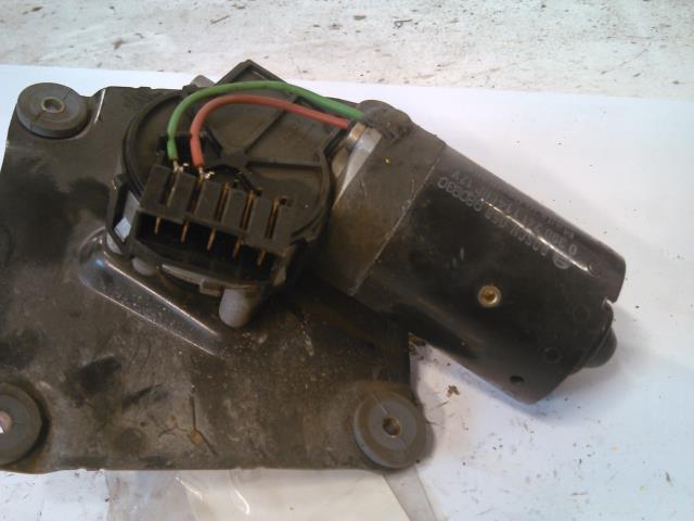 Viskermotor frontrute til Volvo V40 / S40, 1994-2000 (Type I, Fase 1)  (BOSCH|0390241114)