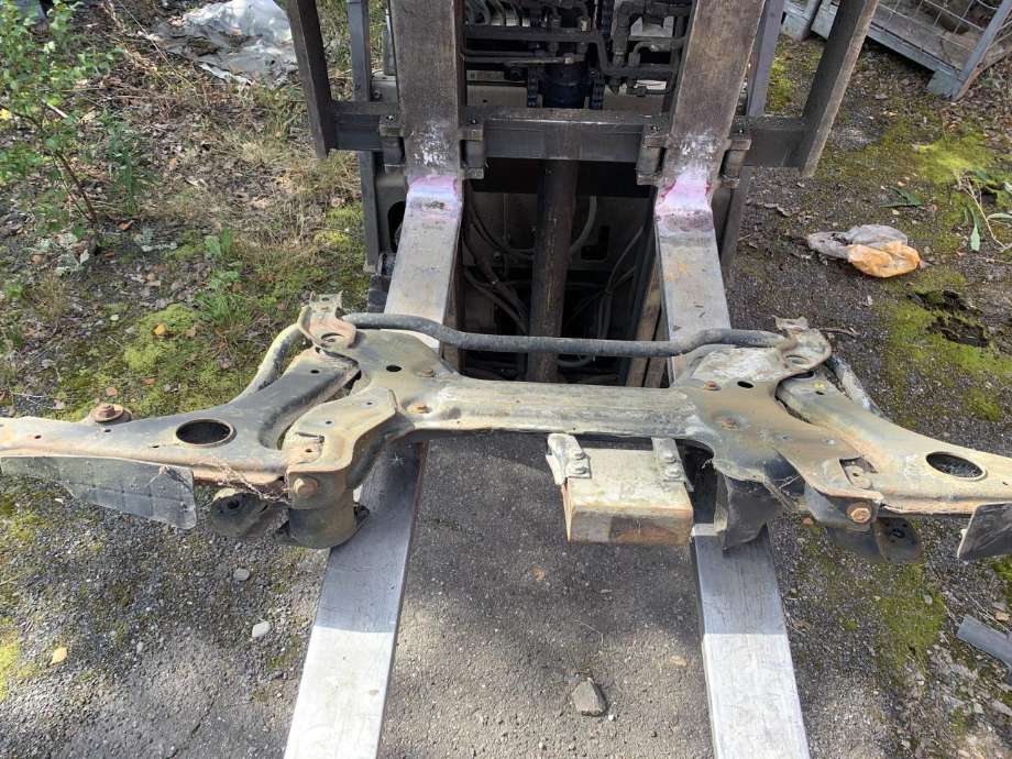 Travers foran hoved til VW Passat, 1994-1996 (B4) (B4) 