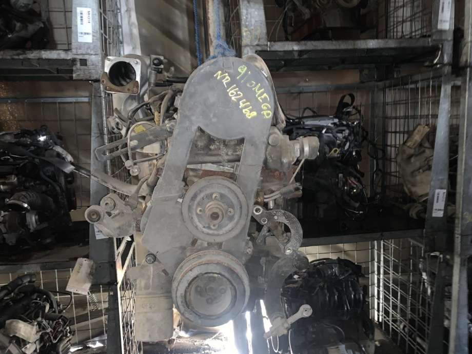 Motor bensin til Opel Omega A 1991-1993  
