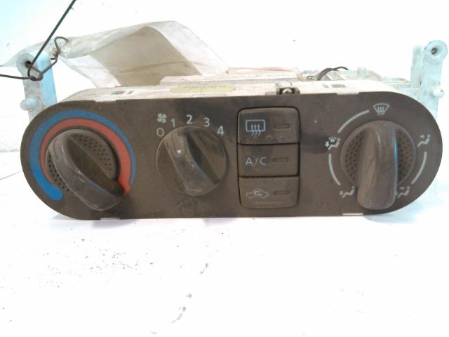 Varmeapparat betjening til Nissan Almera, Tino, 2000-2003 (V10) (V10) (CALSONIC|)