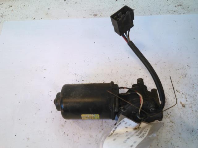 Viskermotor frontrute til Mercedes Vito/Viano, 1996-2003 (W638) (W638) (VALEO|53547902)